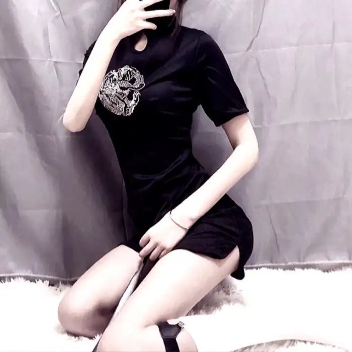 照片中的女孩封面